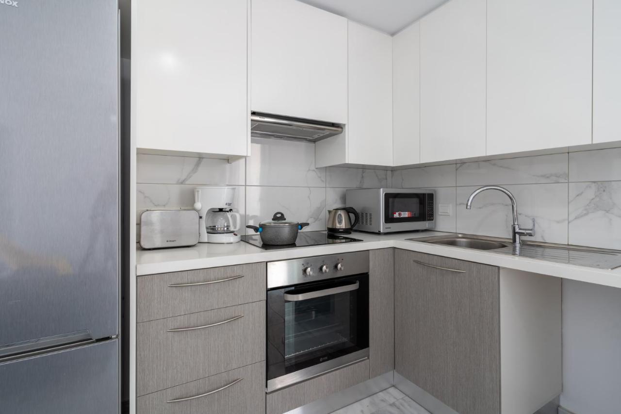 Oyster 1-Br Apt In Larnaca Bagian luar foto