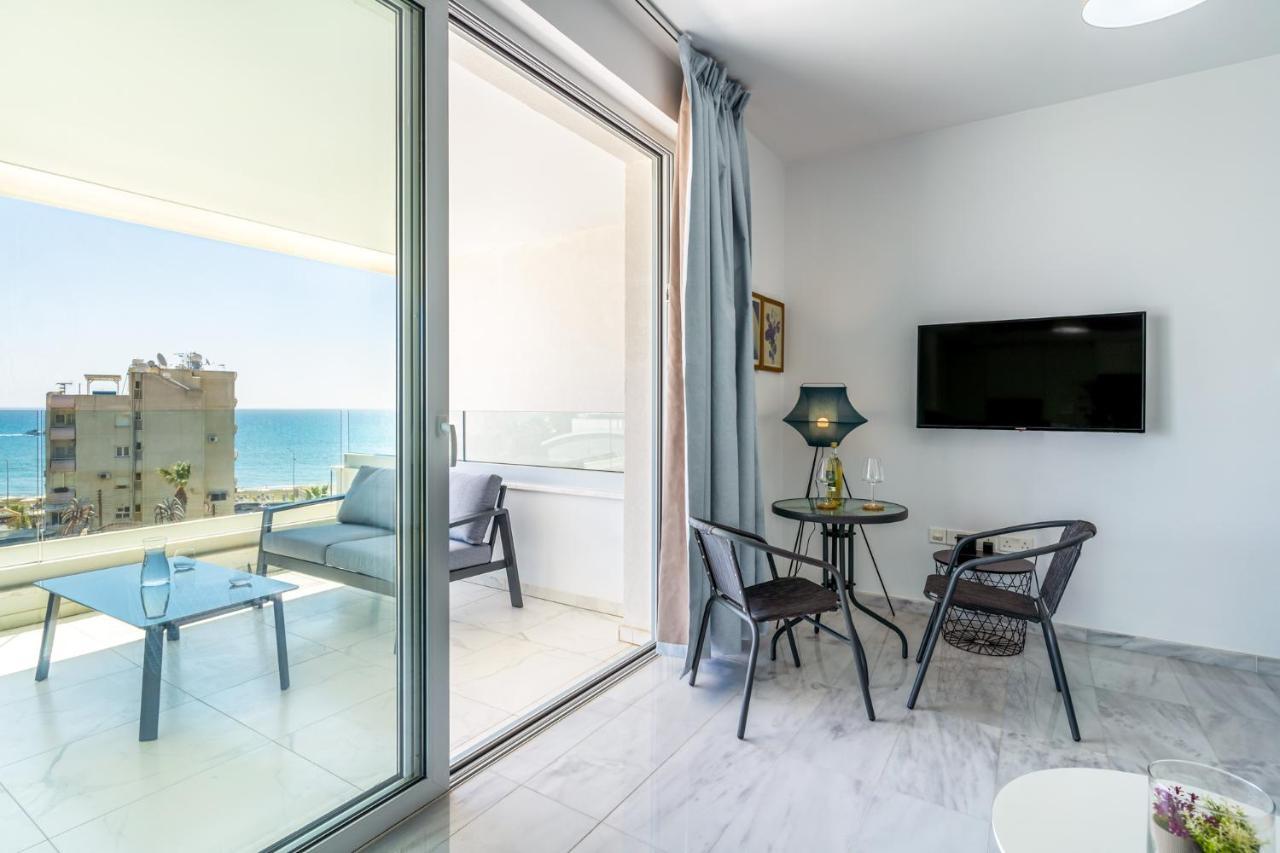 Oyster 1-Br Apt In Larnaca Bagian luar foto
