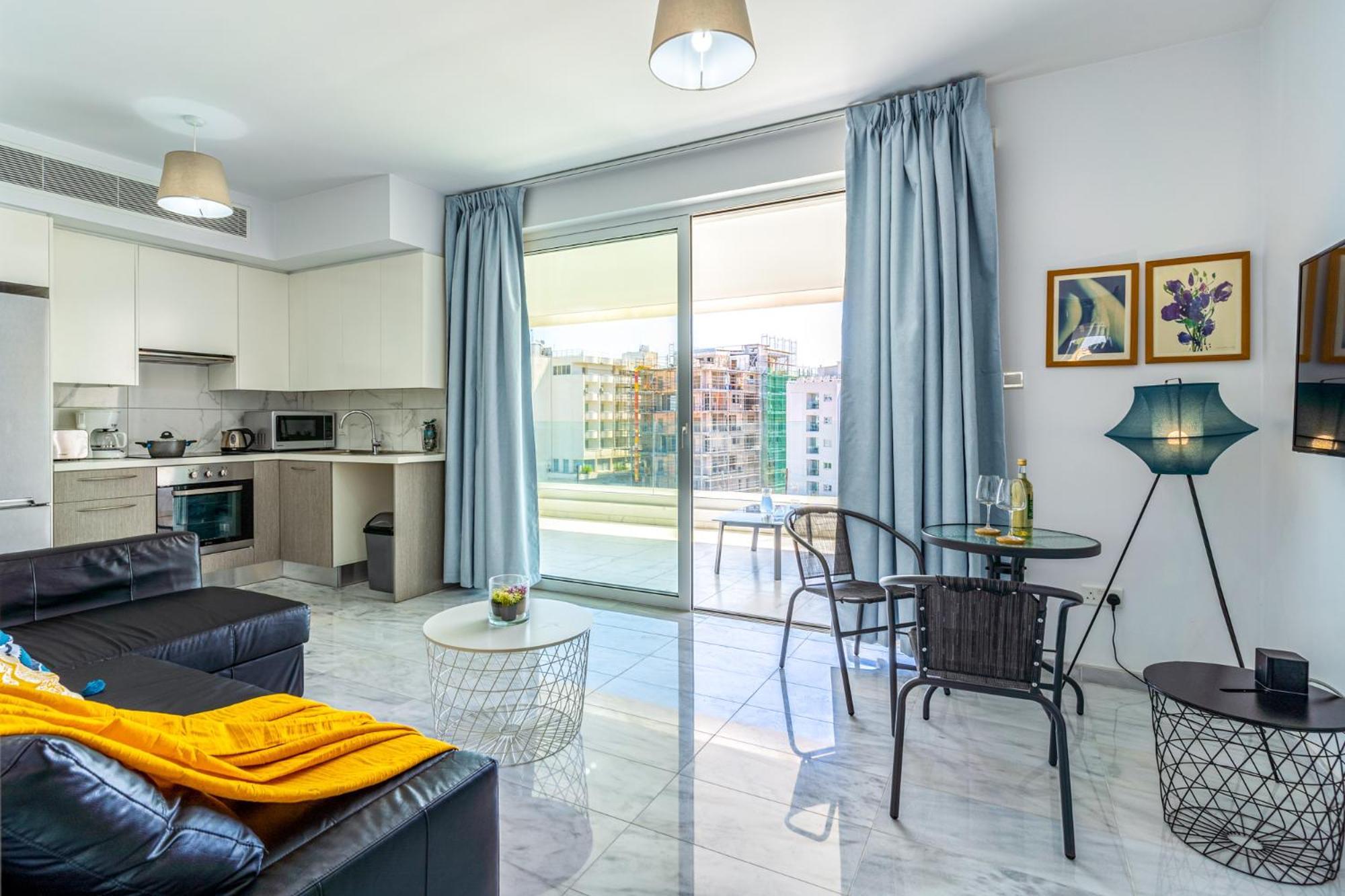 Oyster 1-Br Apt In Larnaca Bagian luar foto