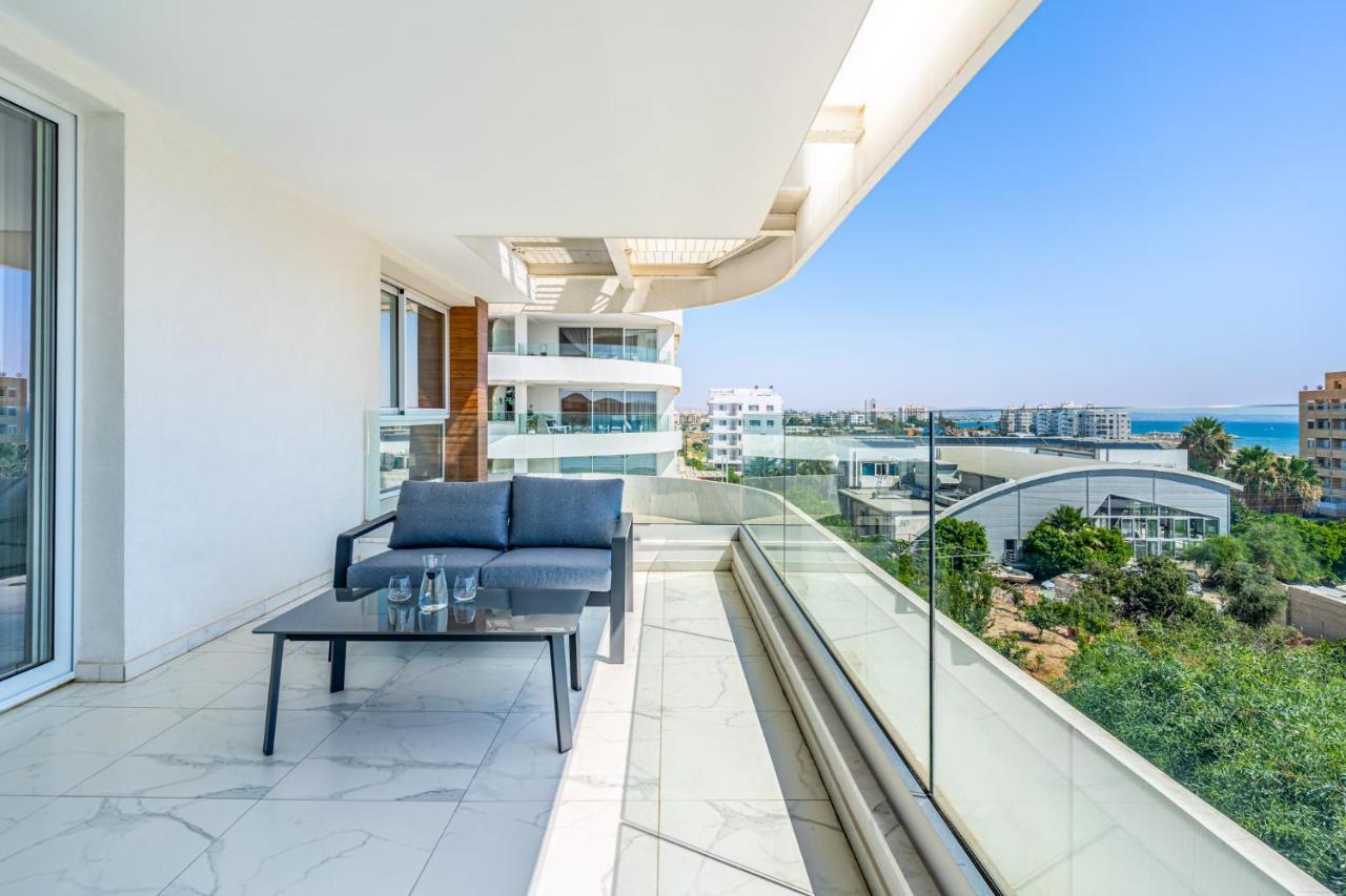 Oyster 1-Br Apt In Larnaca Bagian luar foto