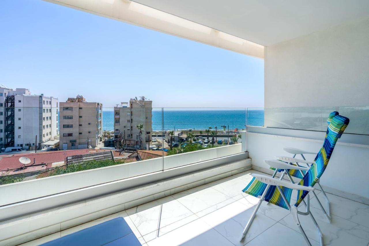 Oyster 1-Br Apt In Larnaca Bagian luar foto